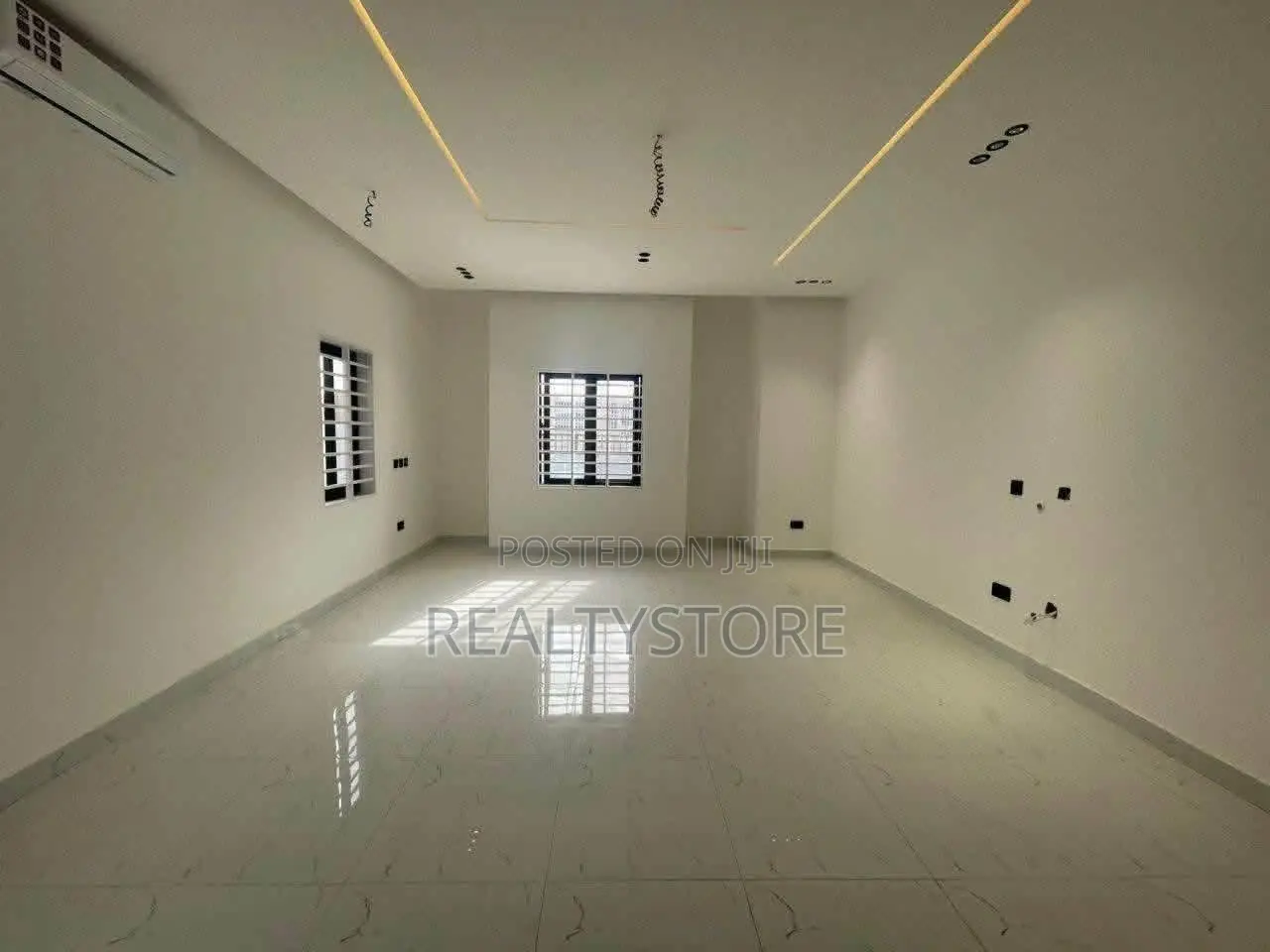 4bdrm House in Ayi Mensah, Accra Metropolitan for sale