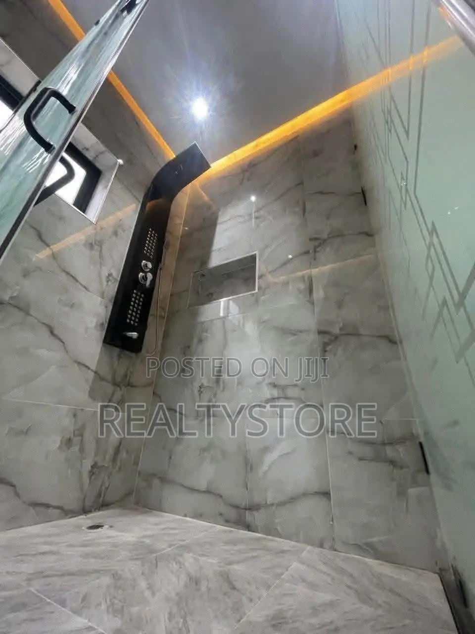 4bdrm House in Ayi Mensah, Accra Metropolitan for sale