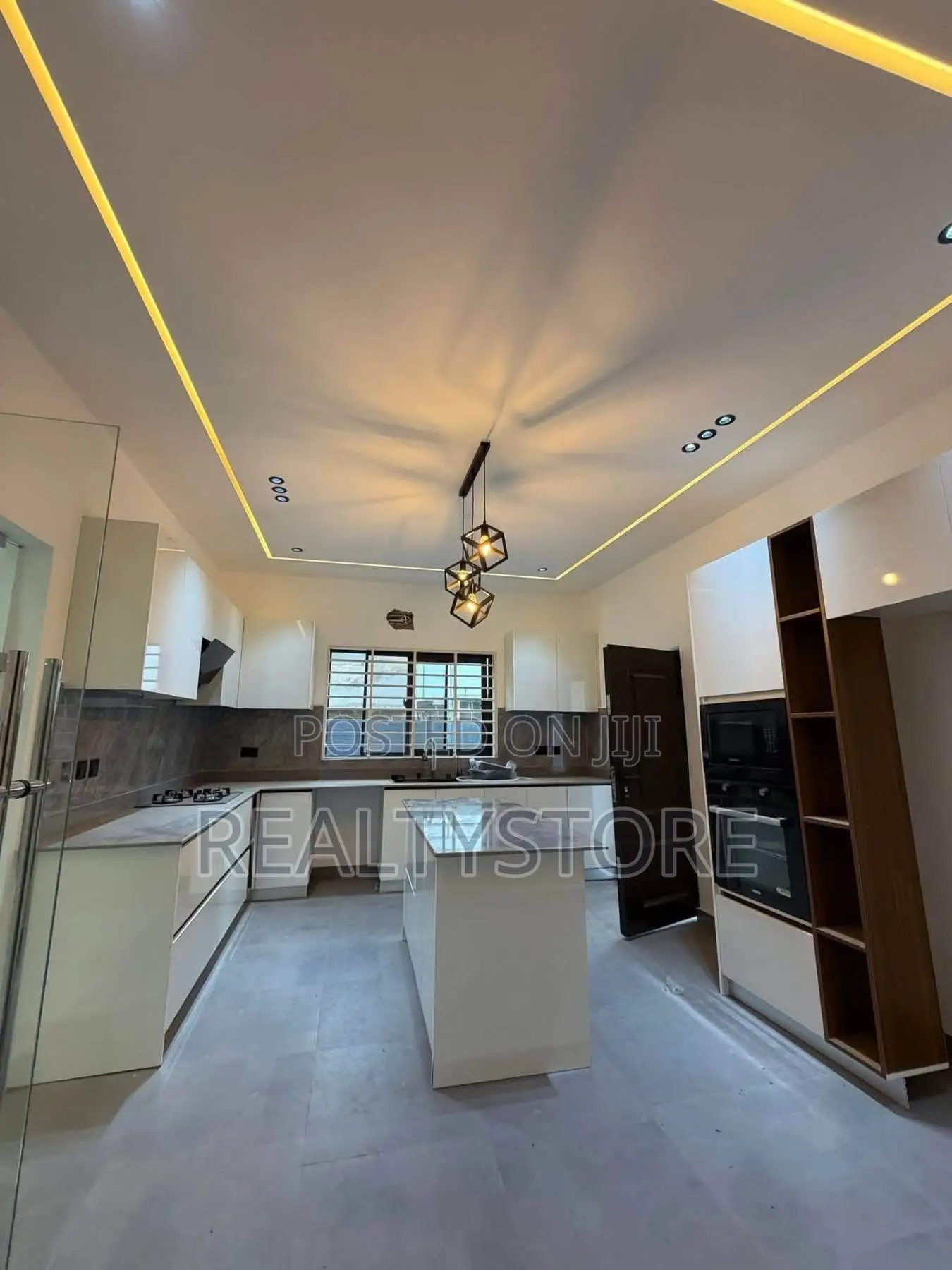4bdrm House in Ayi Mensah, Accra Metropolitan for sale