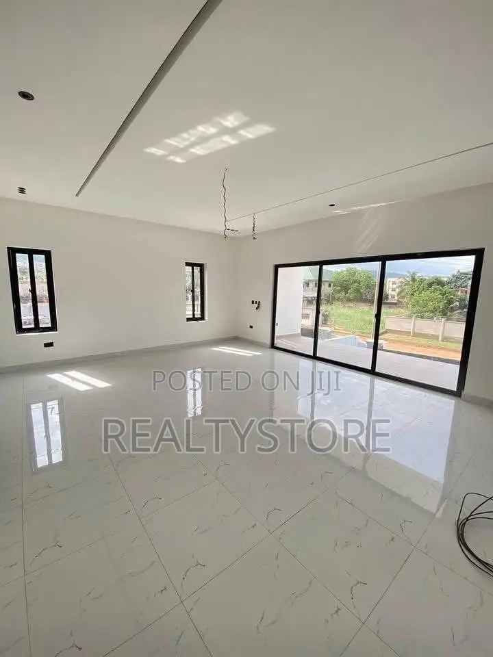 4bdrm House in Ayi Mensah, Accra Metropolitan for sale
