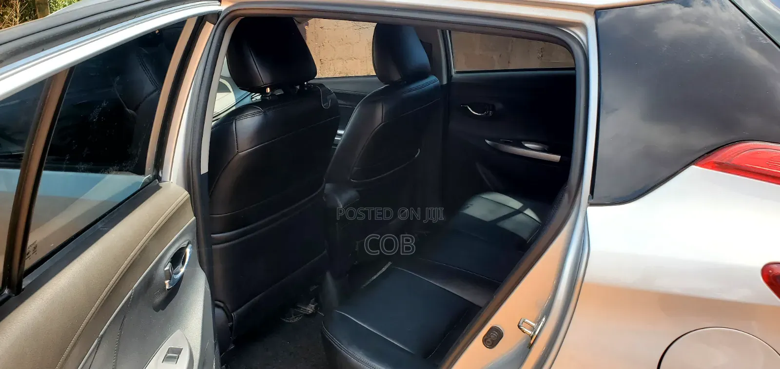 Toyota Yaris L Hatchback 5dr 2016 Silver