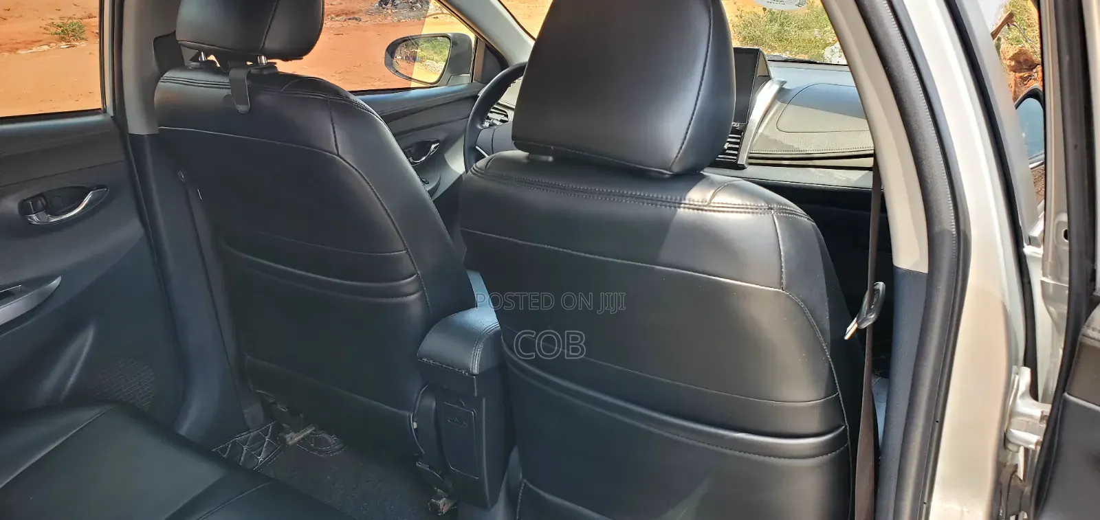 Toyota Yaris L Hatchback 5dr 2016 Silver