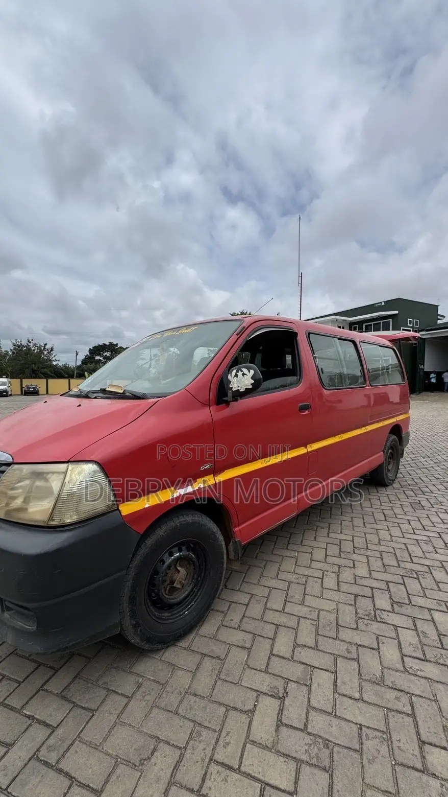 Toyota HiAce 2010 Red