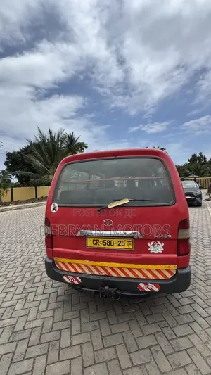 Toyota HiAce 2010 Red