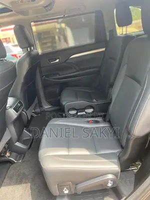 Toyota Highlander XLE 4x2 V6 (3.5L 6cyl 8A) 2018 Black