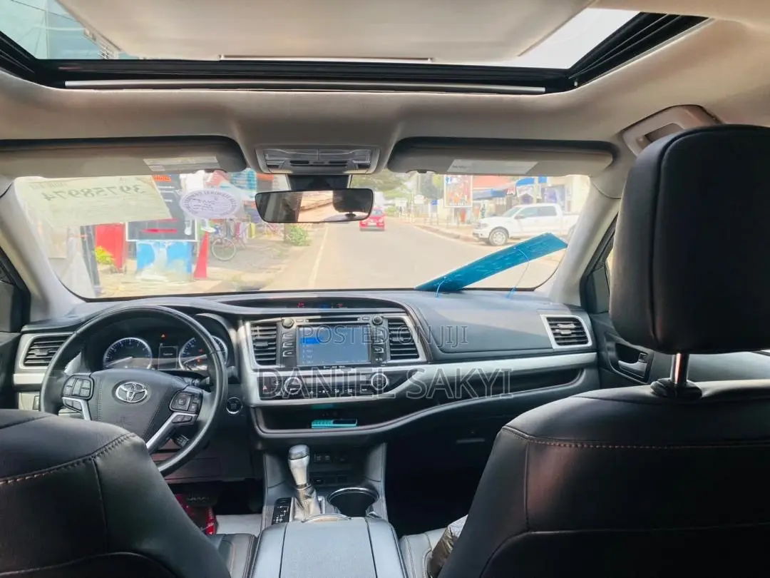 Toyota Highlander XLE 4x2 V6 (3.5L 6cyl 8A) 2018 Black