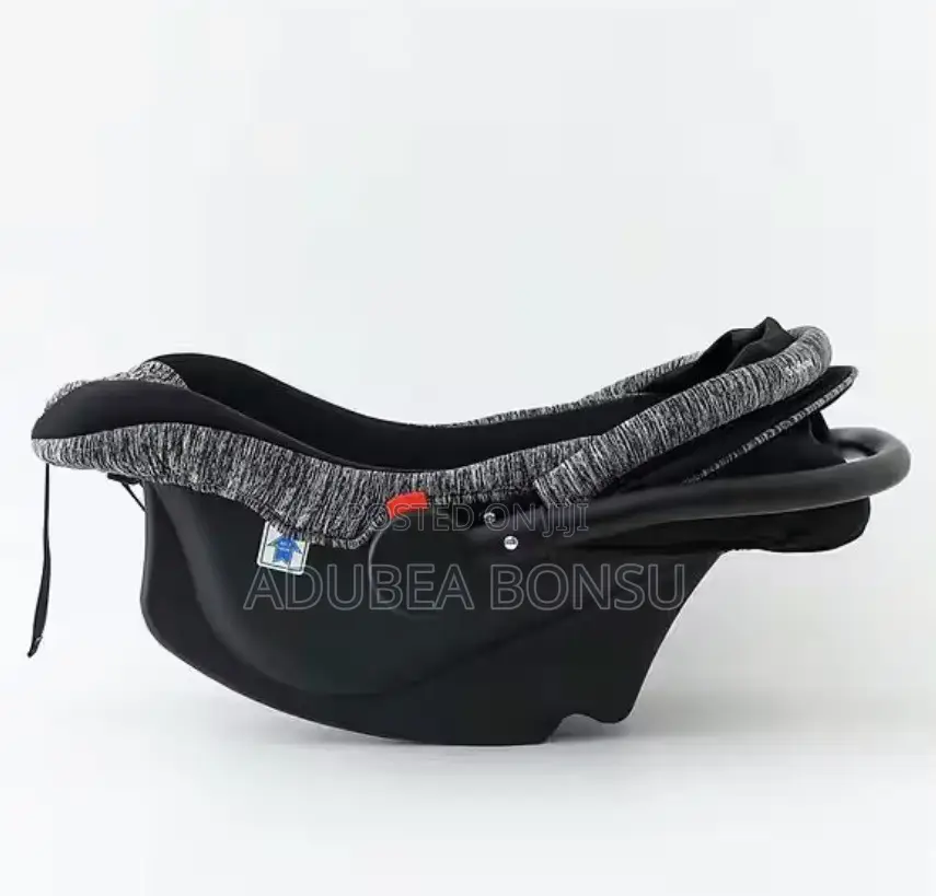 3 in 1 Baby Seat / Cradle/ Rocker / Carry Cot