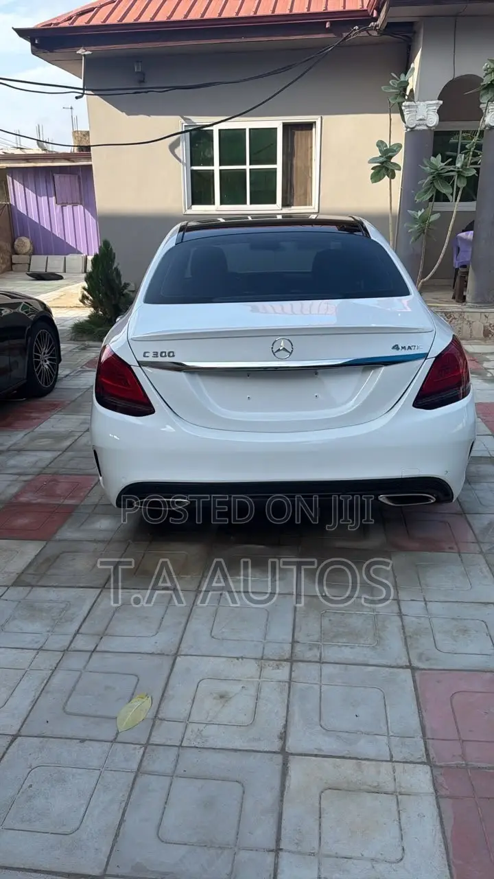 Mercedes-Benz C300 2020 White