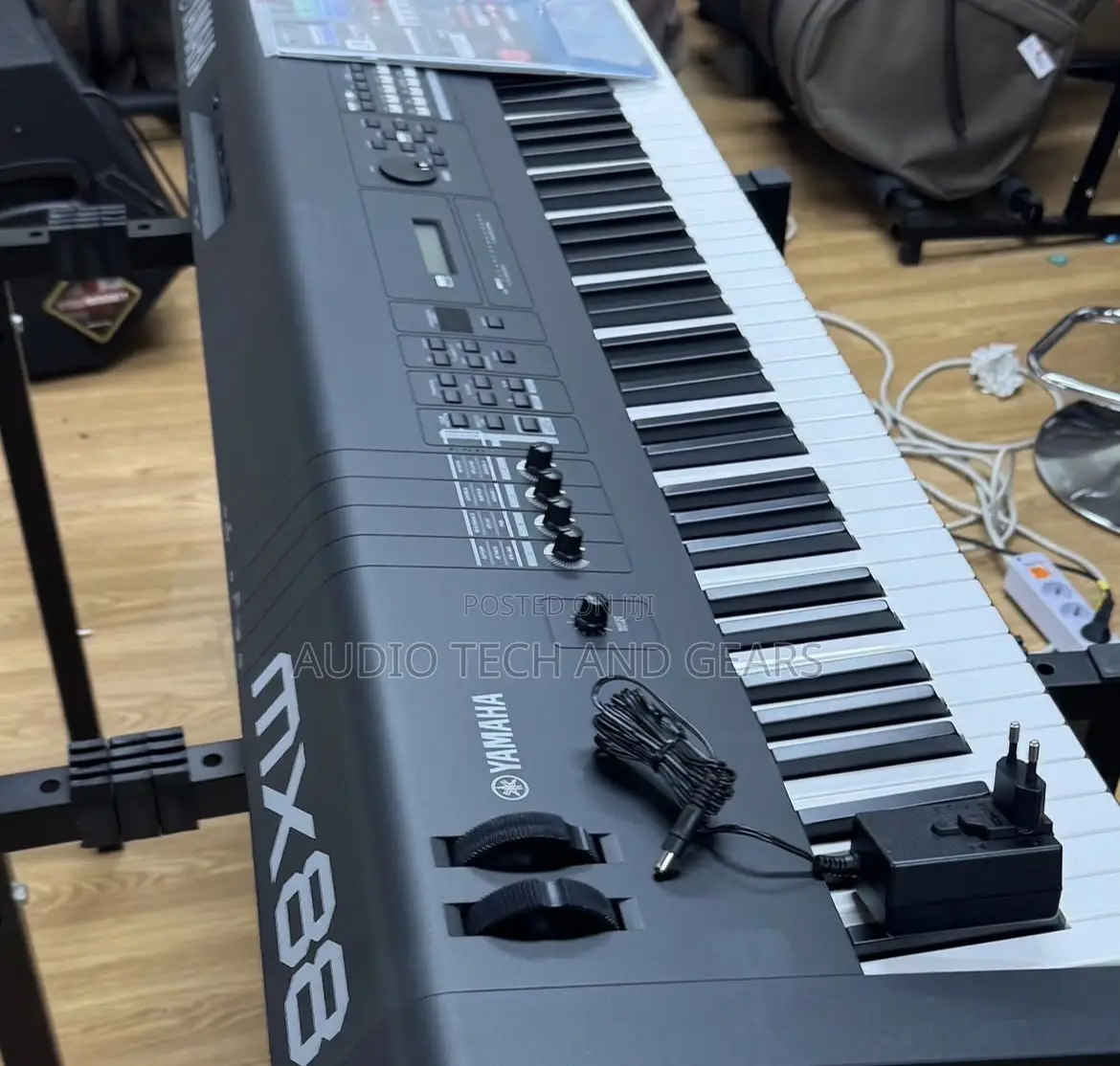 Yamaha MX88 Electronic Keyboard