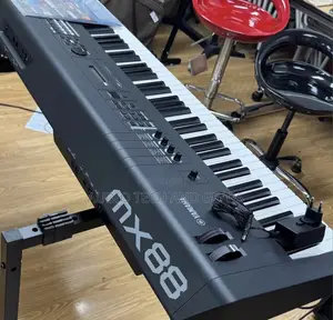 Yamaha MX88 Electronic Keyboard