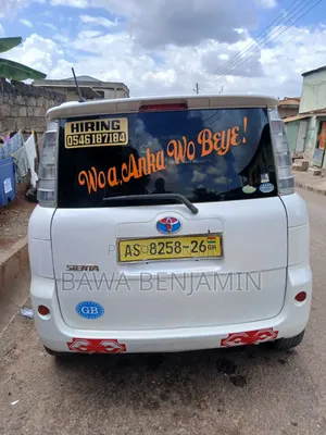 Toyota Sienta 2012 White