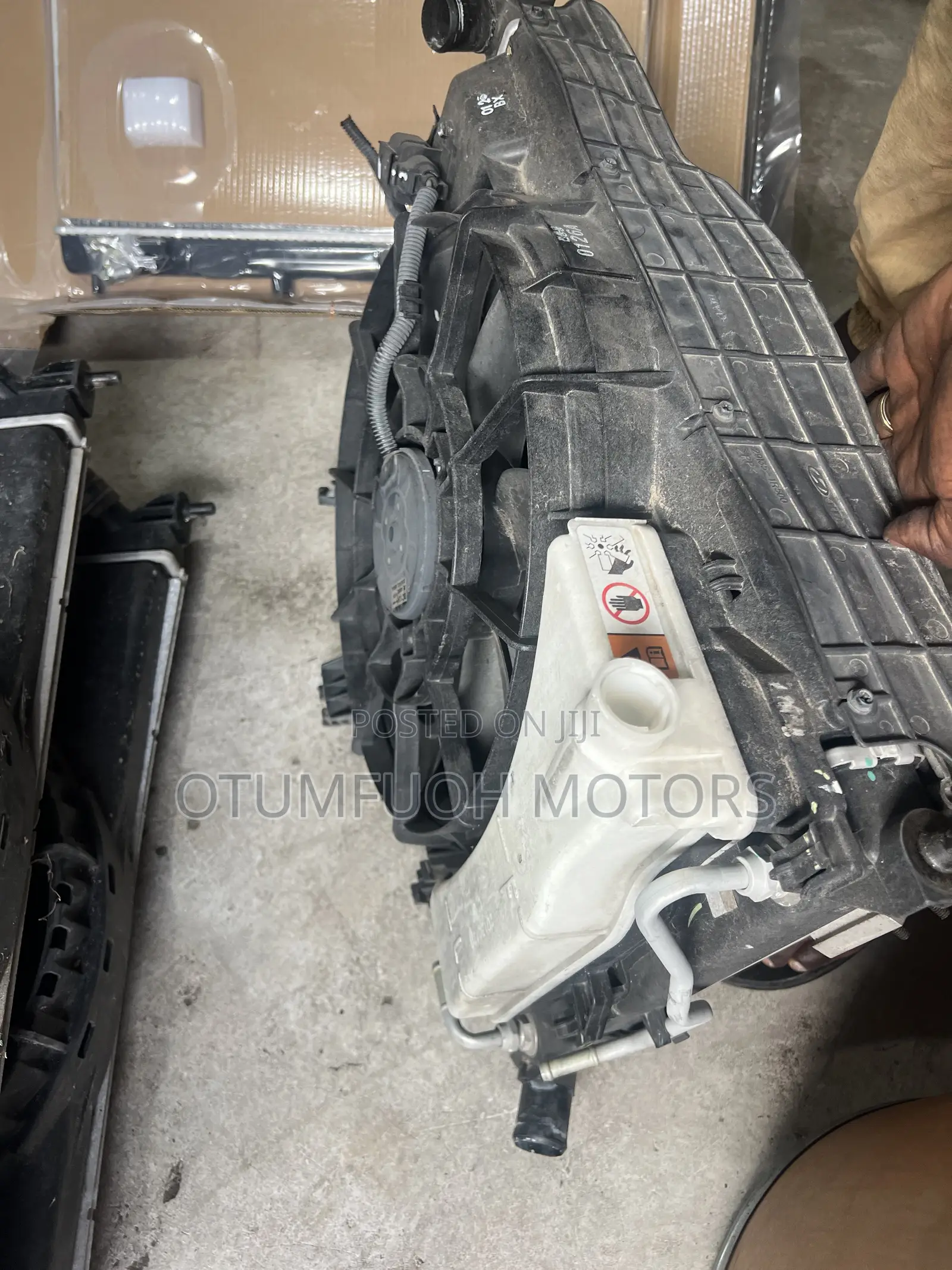 Hyundai Accent 2012 2013 2014 2015 2016 Complete Radiator (Water Tank)