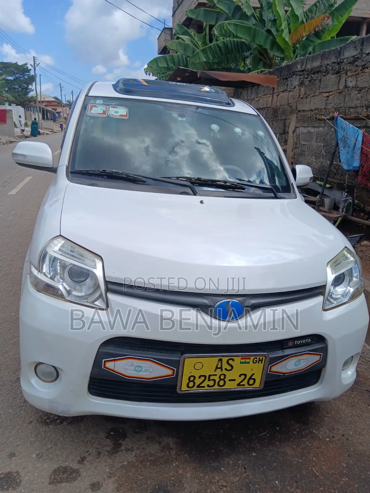 Toyota Sienta 2012 White