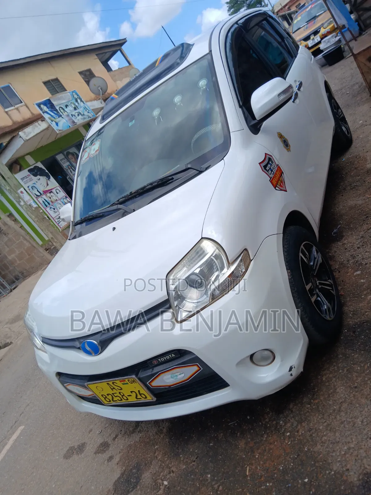 Toyota Sienta 2012 White