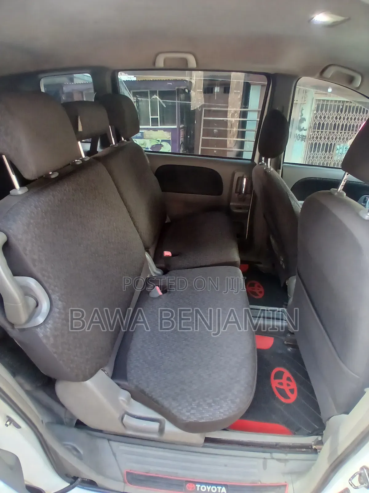 Toyota Sienta 2012 White