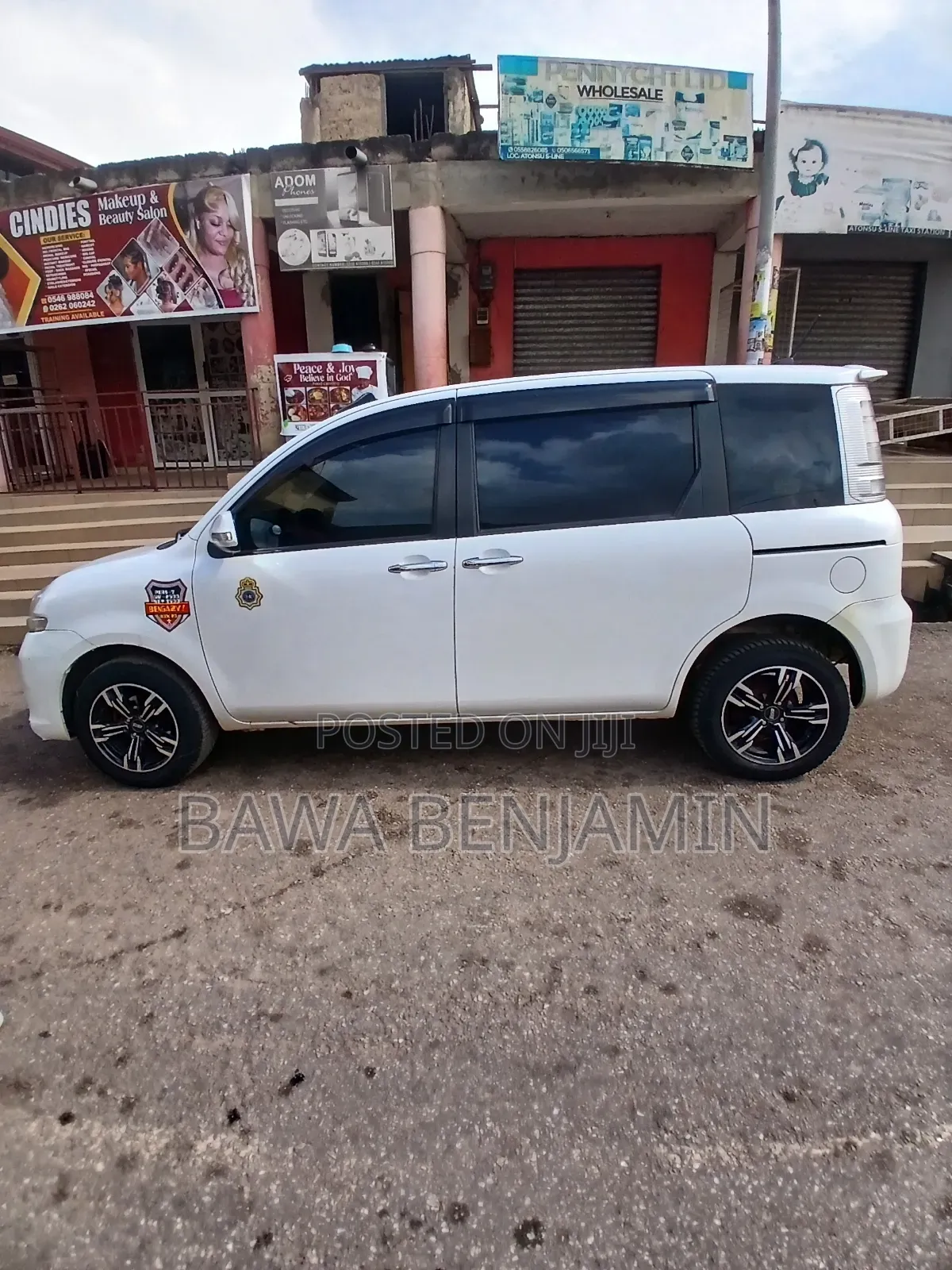 Toyota Sienta 2012 White