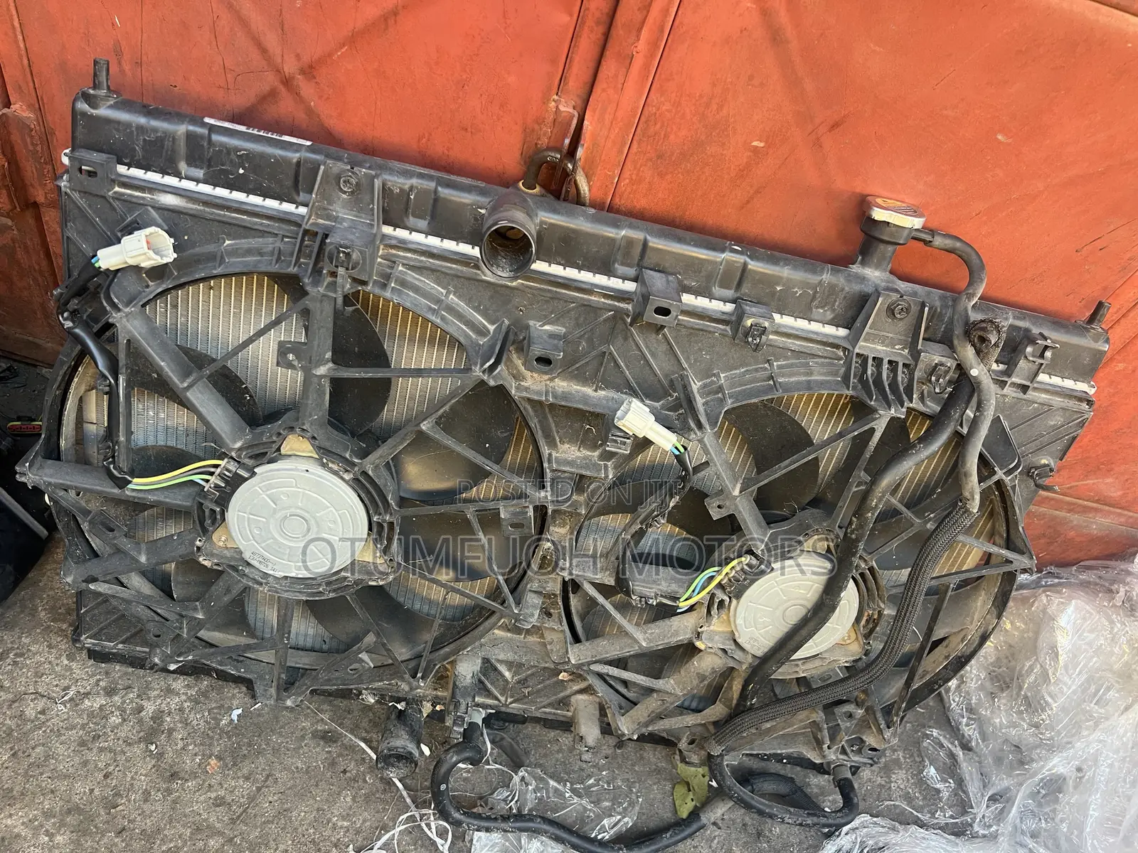 Nissan Rogue 2014 2015 2016 2017-2020 Complete Radiator (Water Tank)