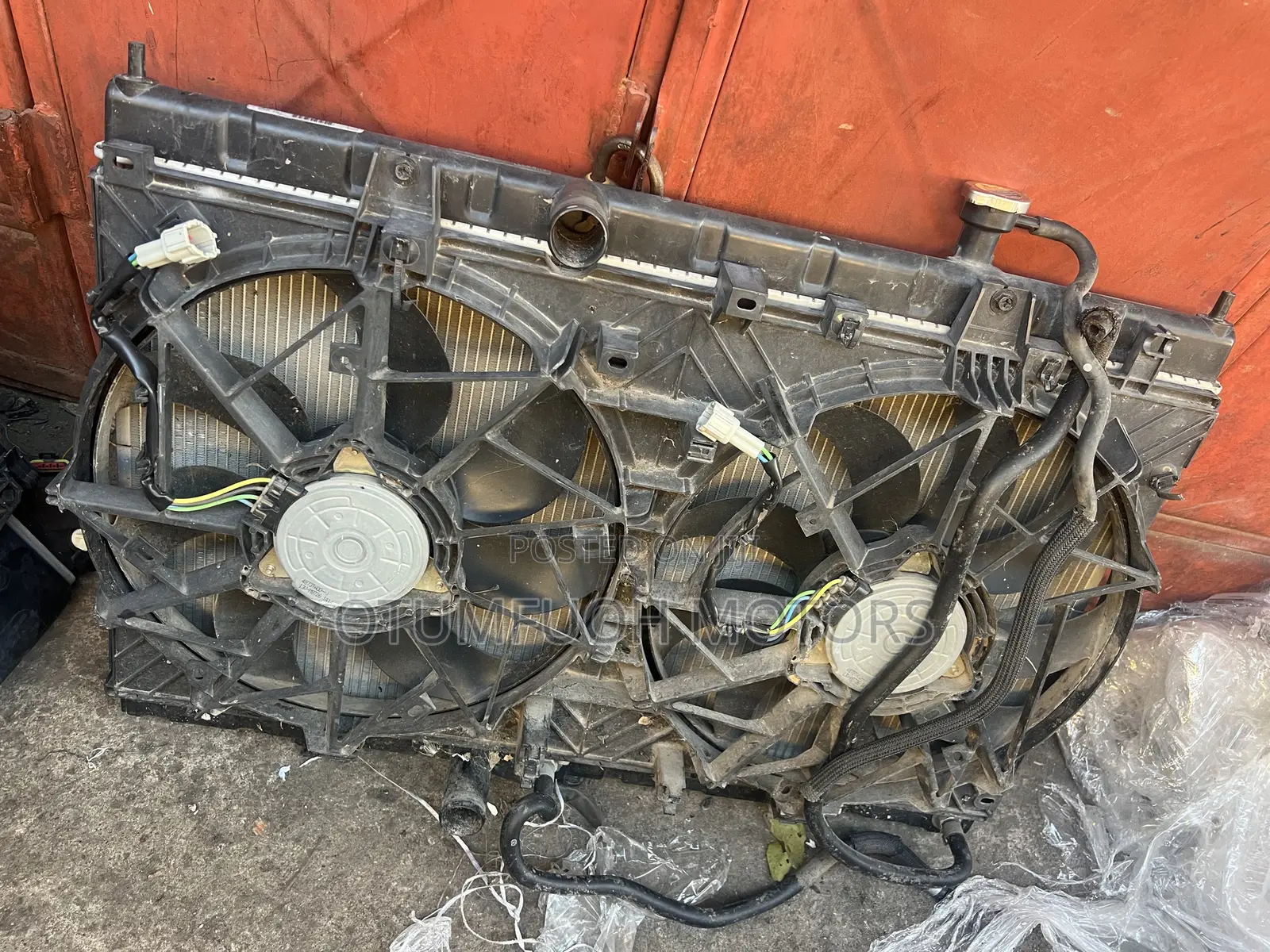 Nissan Rogue 2014 2015 2016 2017-2020 Complete Radiator (Water Tank)