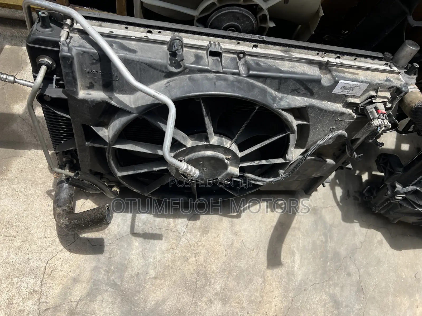 Chevrolet Equinox 2008 2009 2010-2017 Complete Radiator ( Water Tank)
