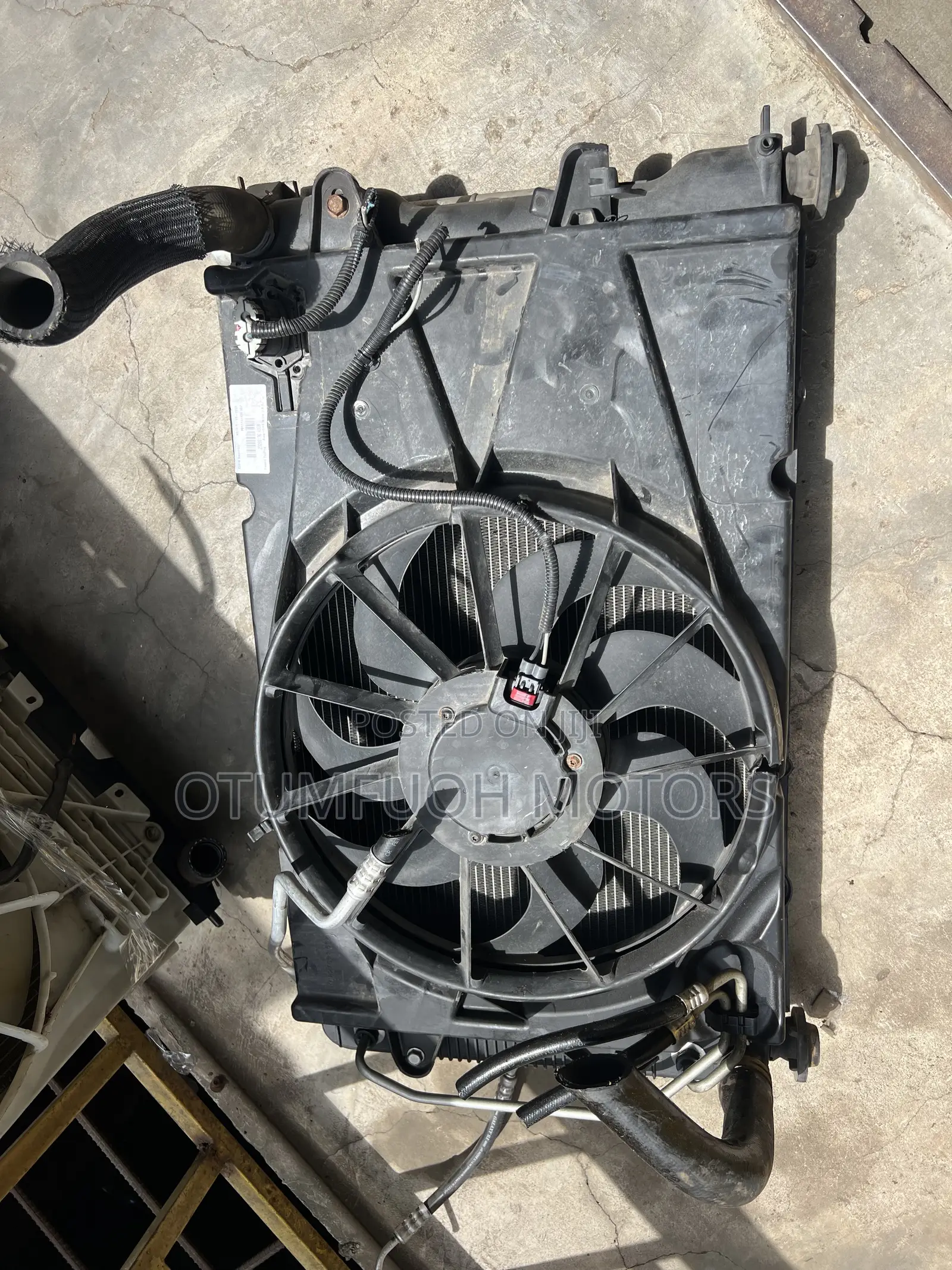 Chevrolet Equinox 2008 2009 2010-2017 Complete Radiator ( Water Tank)