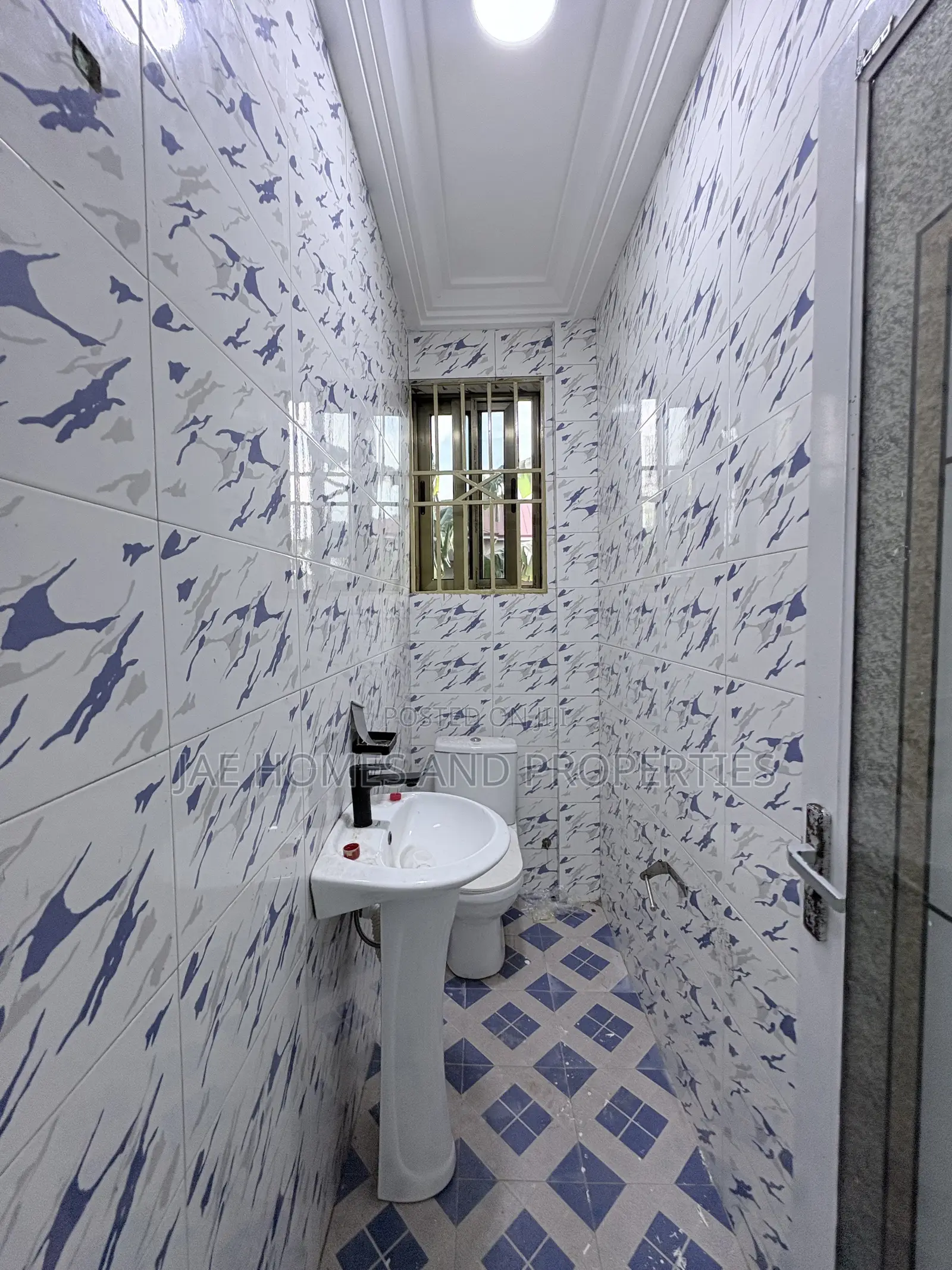 2bdrm Apartment in West Hills Mall Area for rent