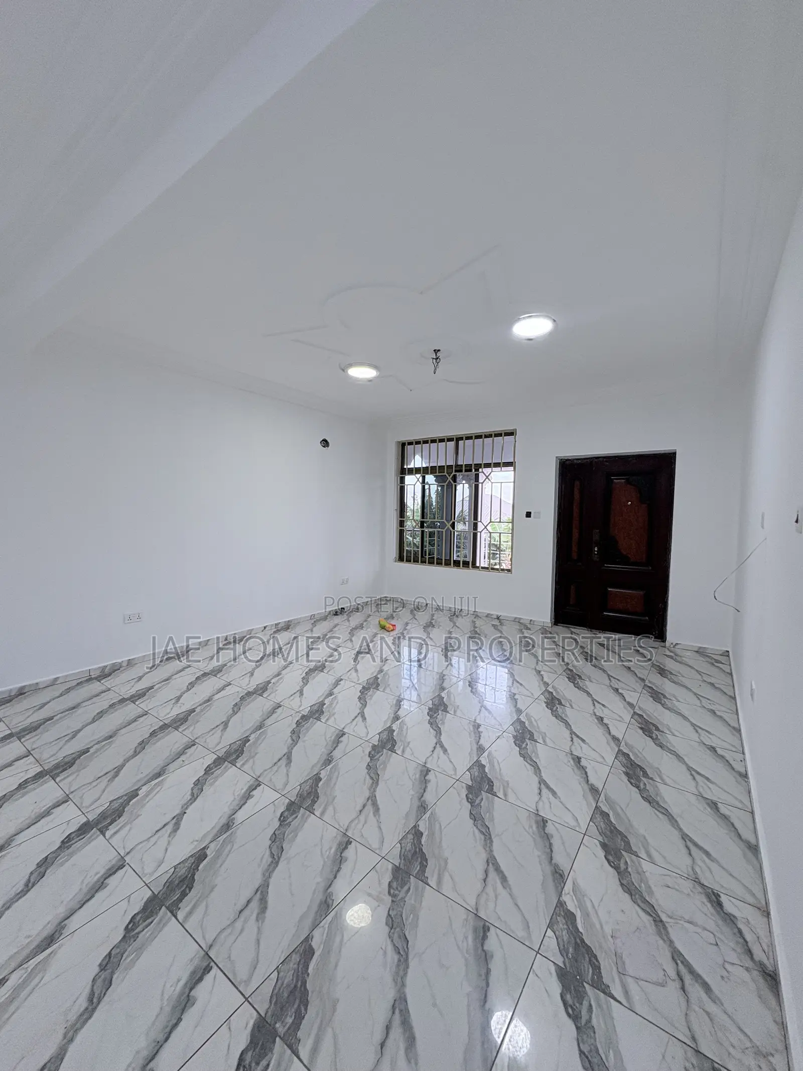 2bdrm Apartment in West Hills Mall Area for rent