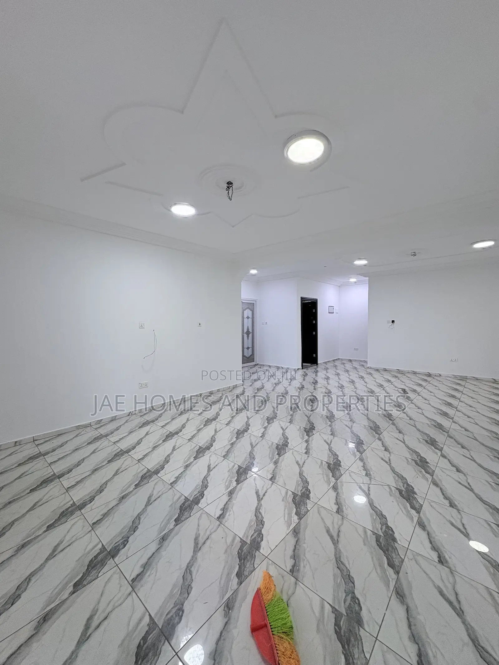 2bdrm Apartment in West Hills Mall Area for rent