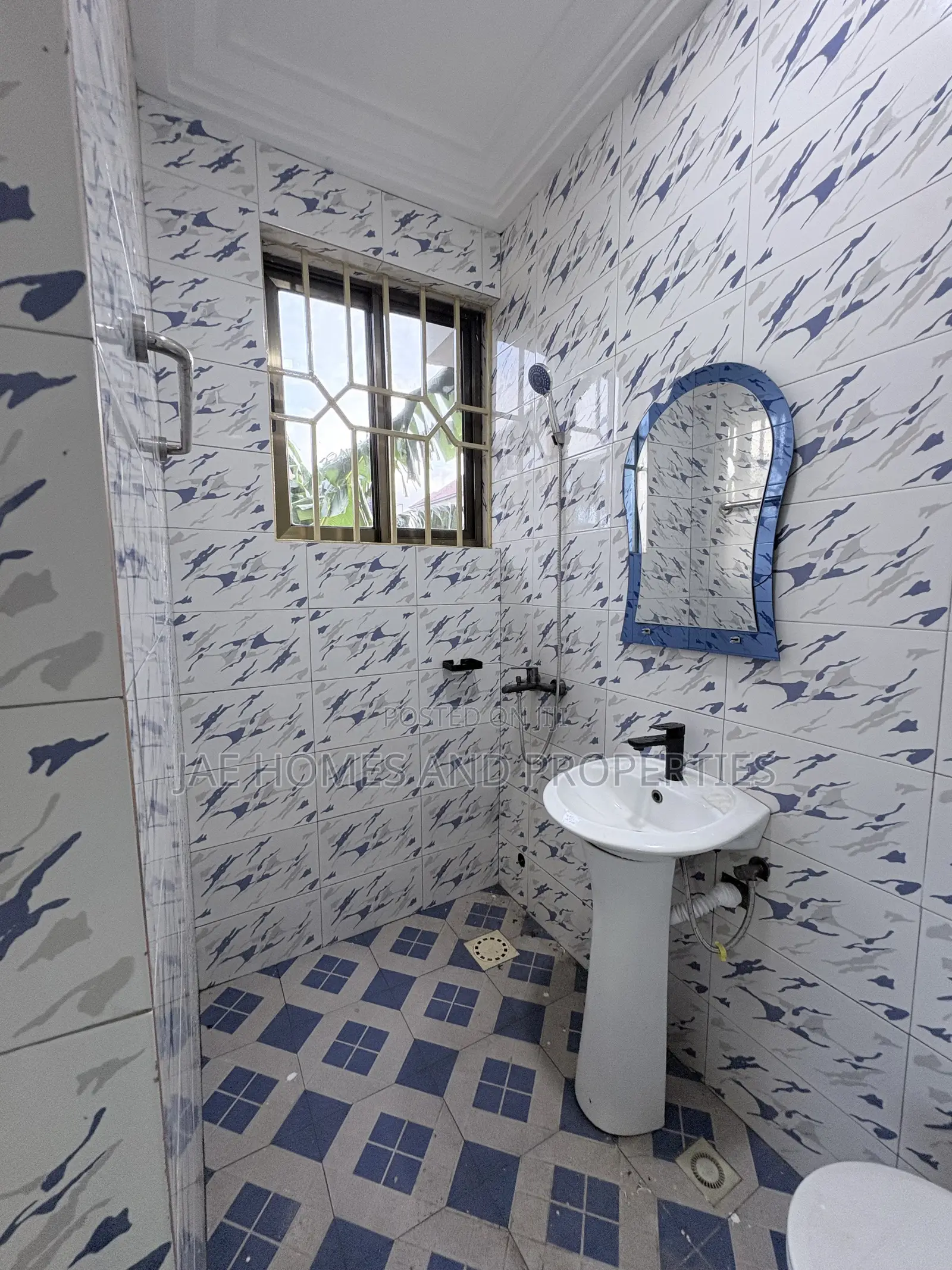 2bdrm Apartment in West Hills Mall Area for rent
