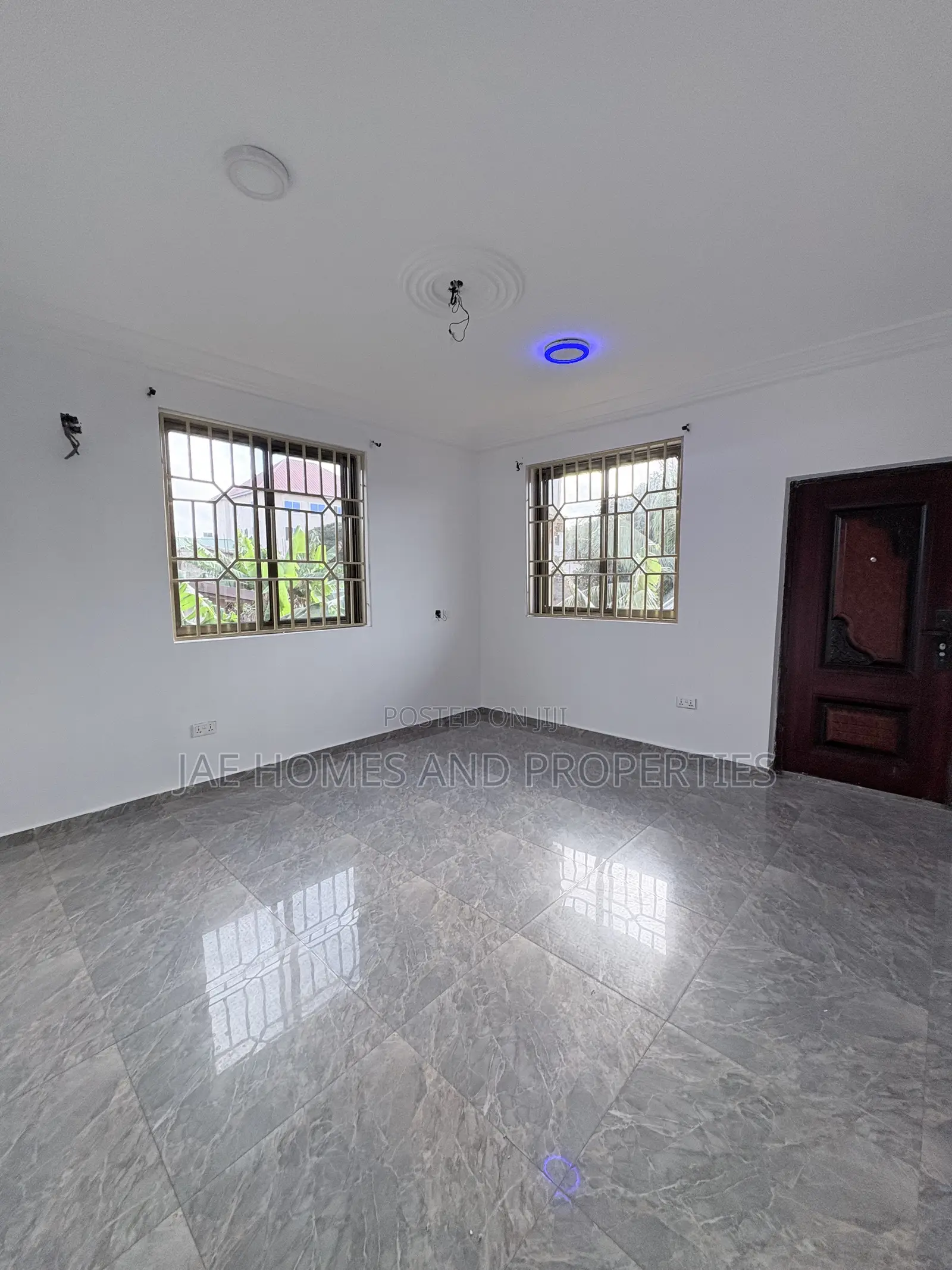 2bdrm Apartment in West Hills Mall Area for rent
