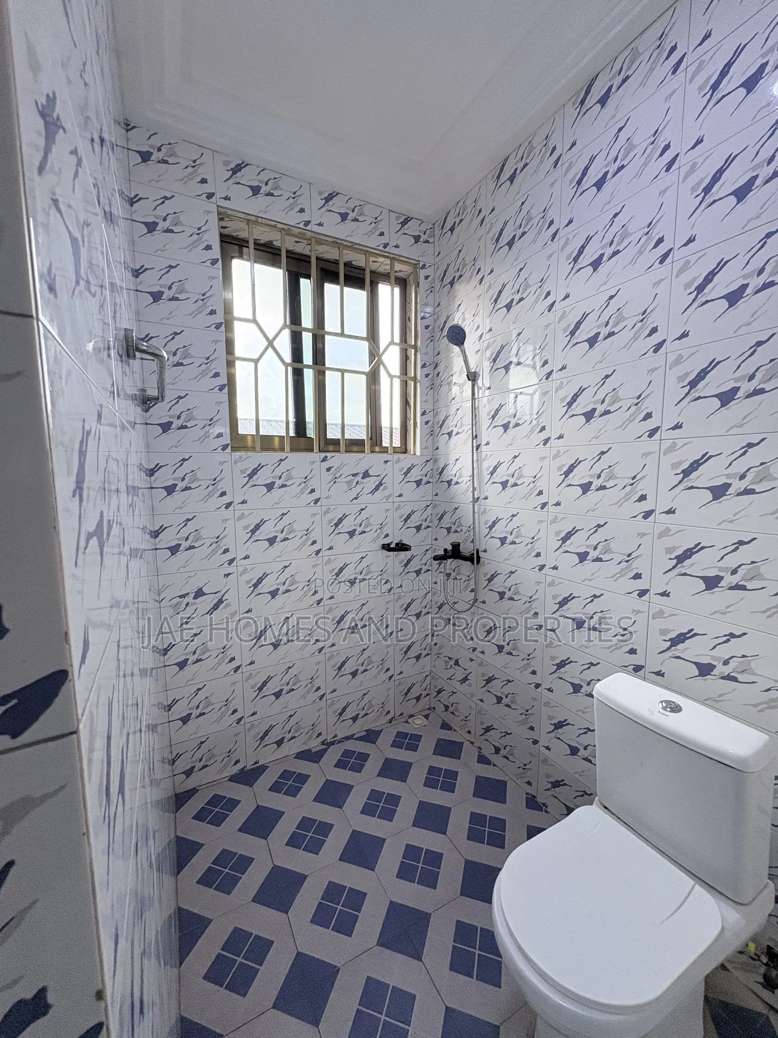 2bdrm Apartment in West Hills Mall Area for rent