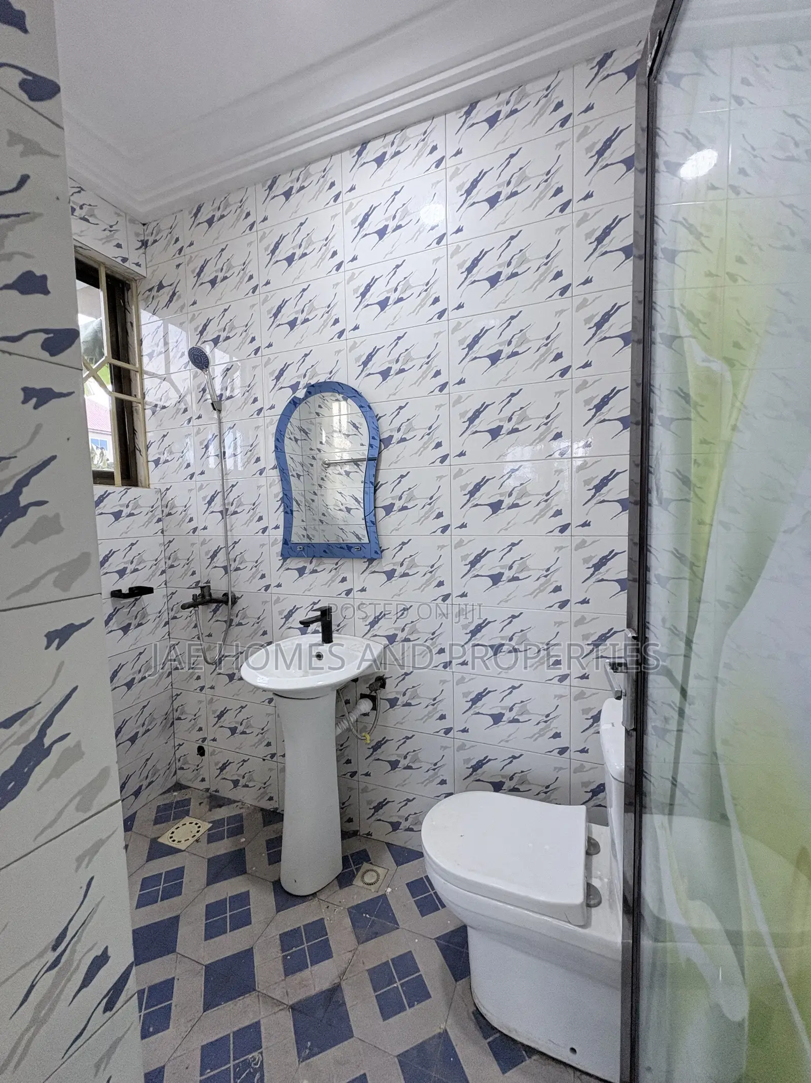 2bdrm Apartment in West Hills Mall Area for rent