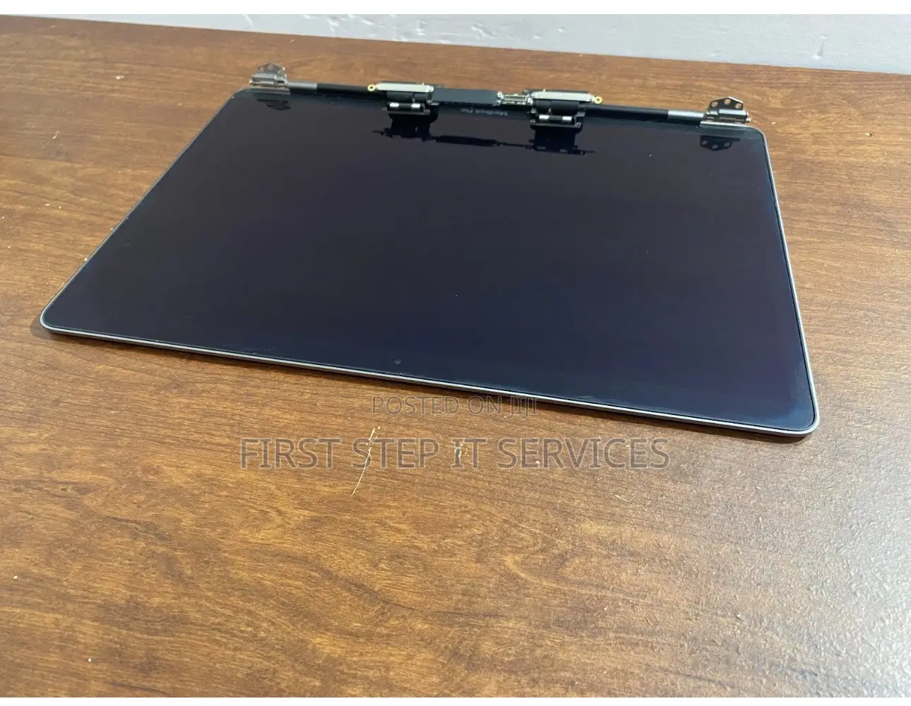 MacBook Pro 2018, 2019, 2020 iCloud Screen