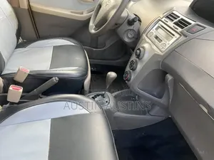 Toyota Vitz 2010 Gray