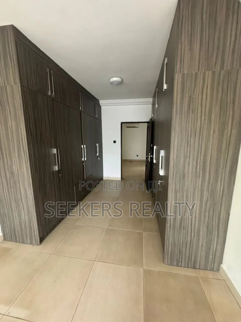 4bdrm Townhouse / Terrace in Seekers Realty, Airport Residential Area