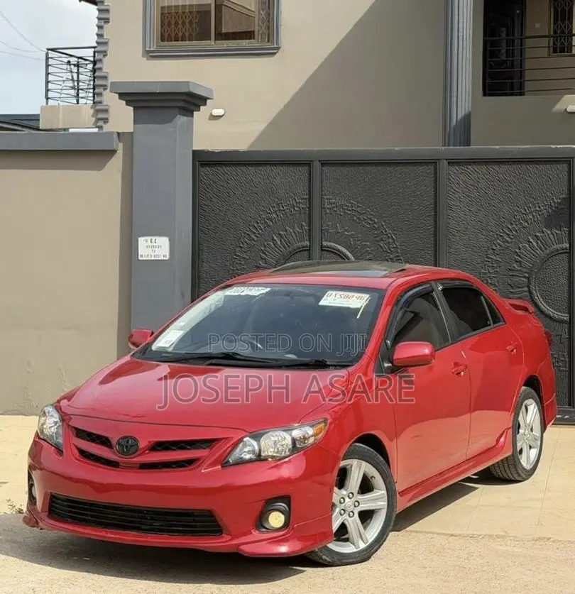Toyota Corolla 2013 Red