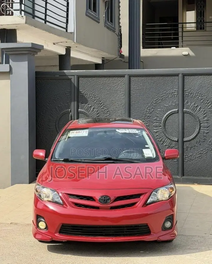 Toyota Corolla 2013 Red