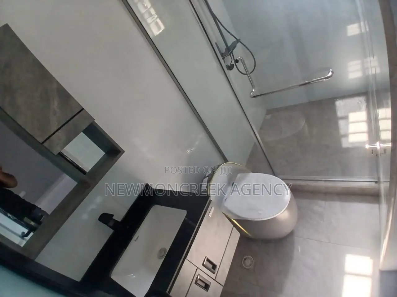 3bdrm House in Abokobi Rural Bank, Boi for sale