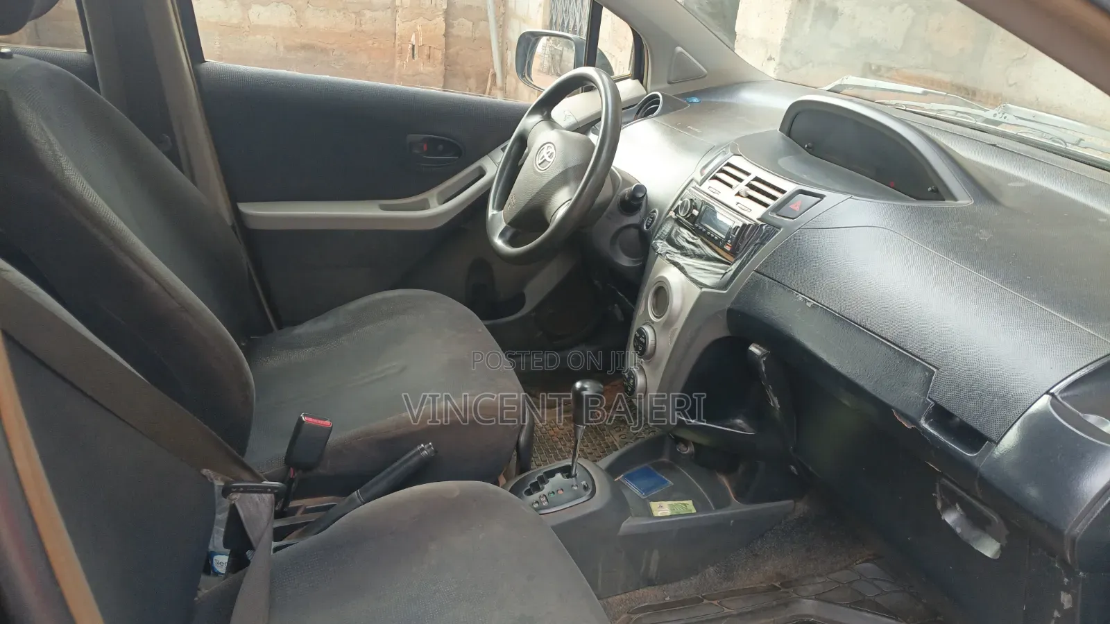 Toyota Vitz 2009 Black