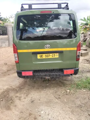 Toyota Grand HiAce 2002 Gray