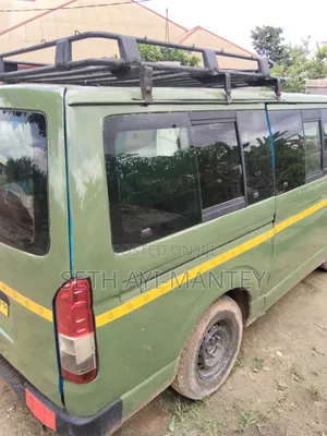 Toyota Grand HiAce 2002 Gray