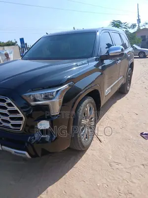 Neat Toyota Landcruiser Sequoia for Rent