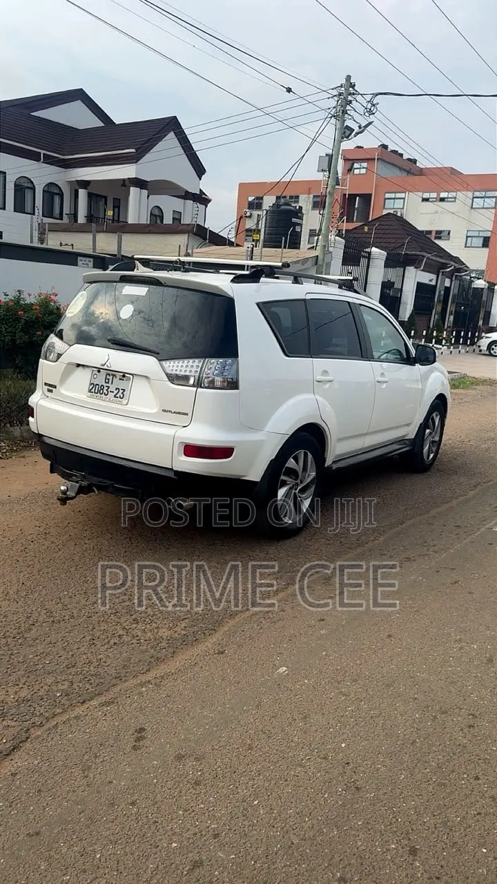 Mitsubishi Outlander 2013 White