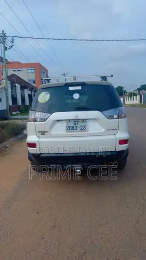 Mitsubishi Outlander 2013 White