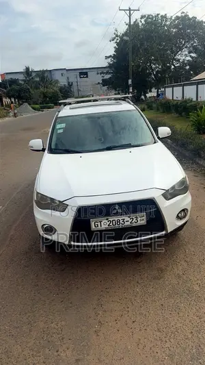 Mitsubishi Outlander 2013 White