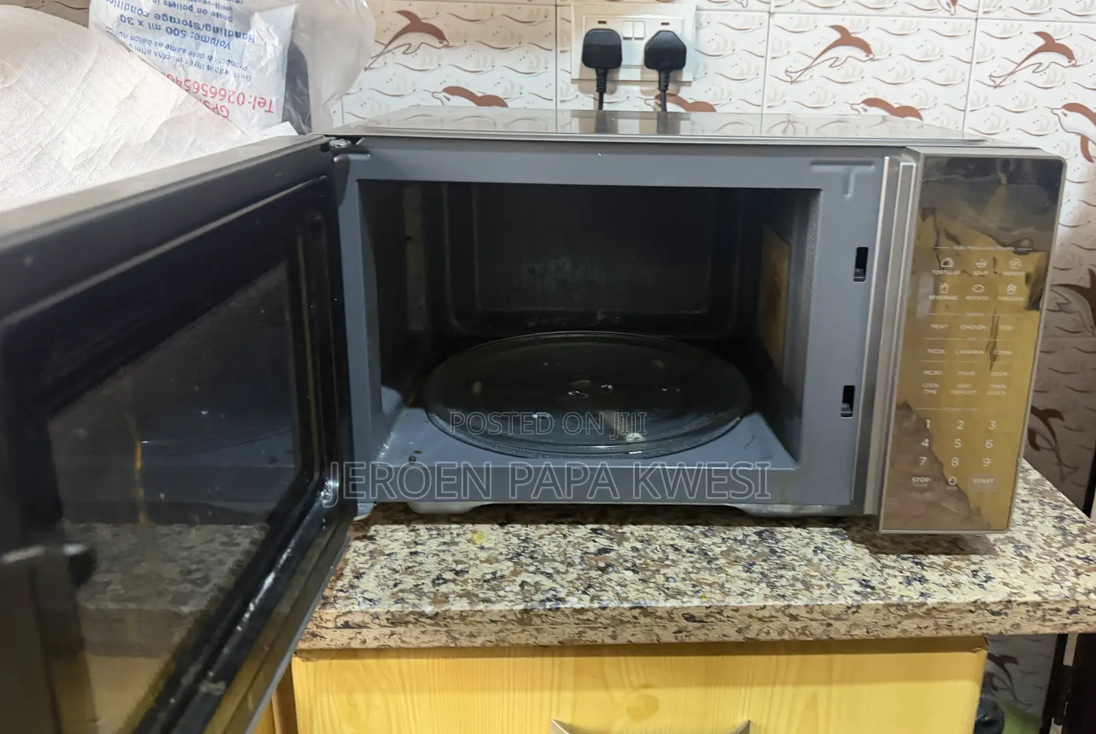 Midea Microwave 32”
