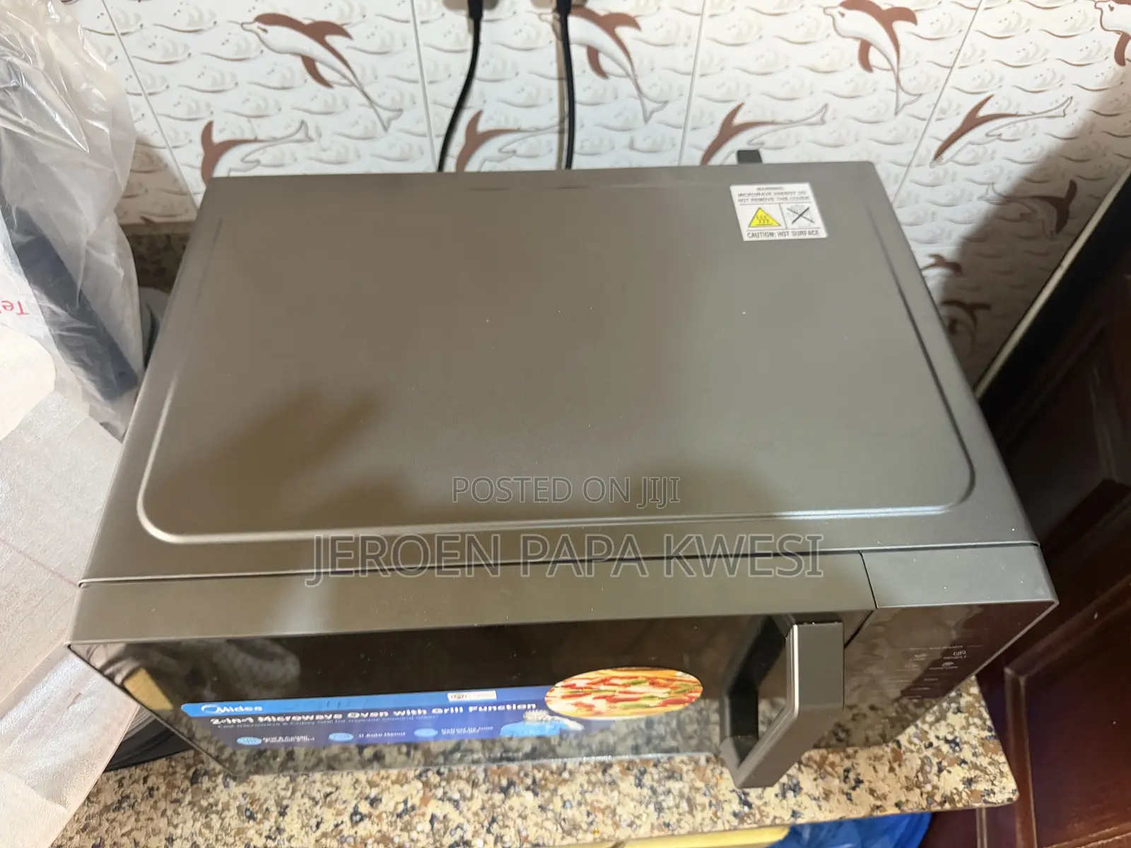Midea Microwave 32”