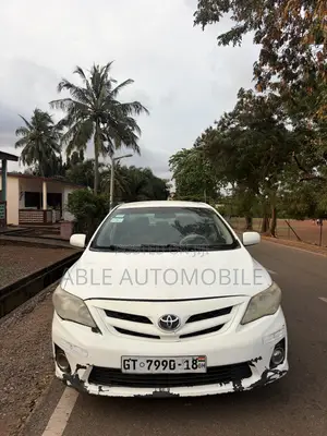 Toyota Corolla LE 4dr Sedan (1.8L 4cyl 4A) 2013 White