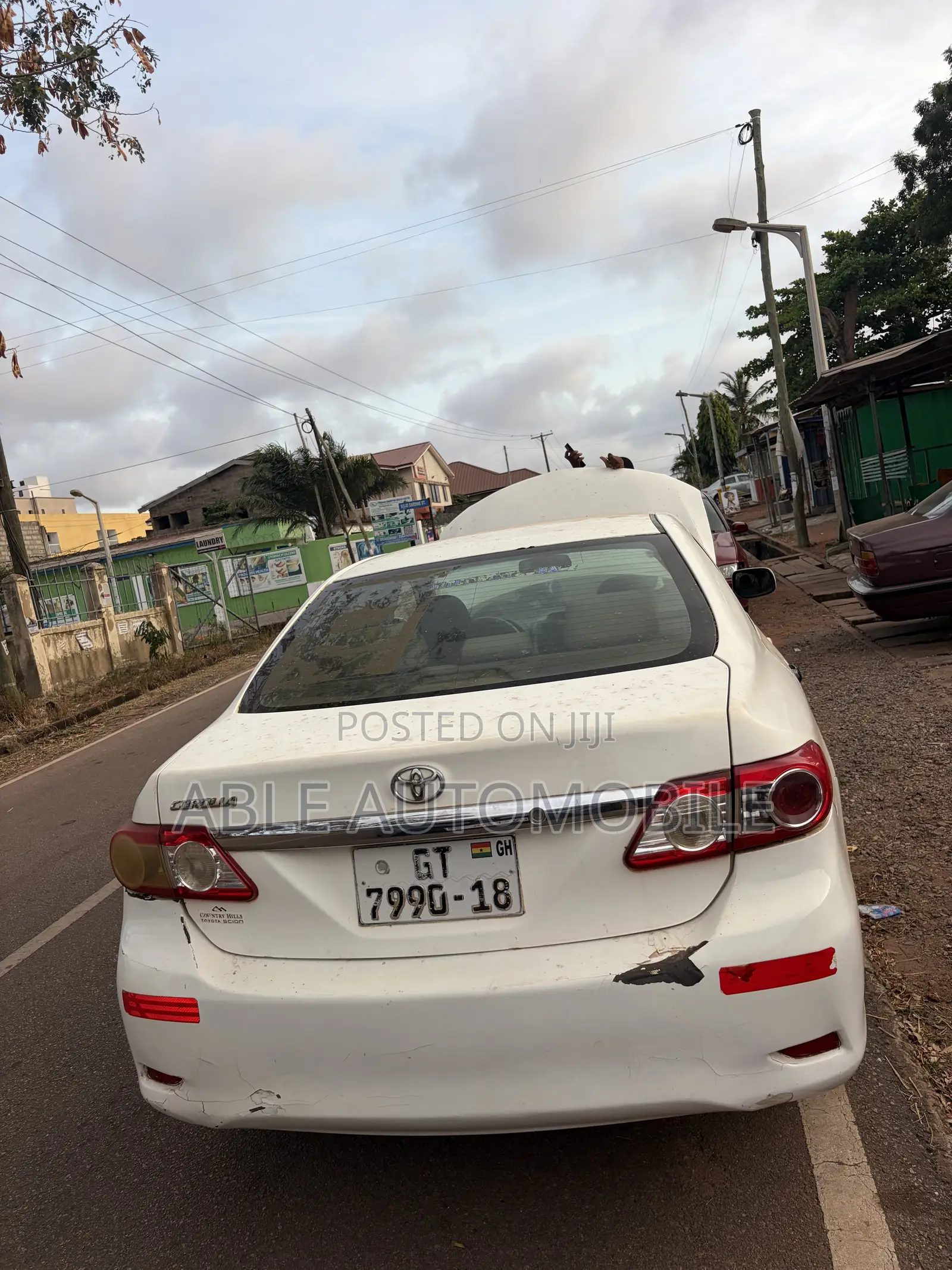 Toyota Corolla LE 4dr Sedan (1.8L 4cyl 4A) 2013 White