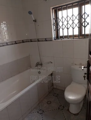 3bdrm Apartment in American House for rent