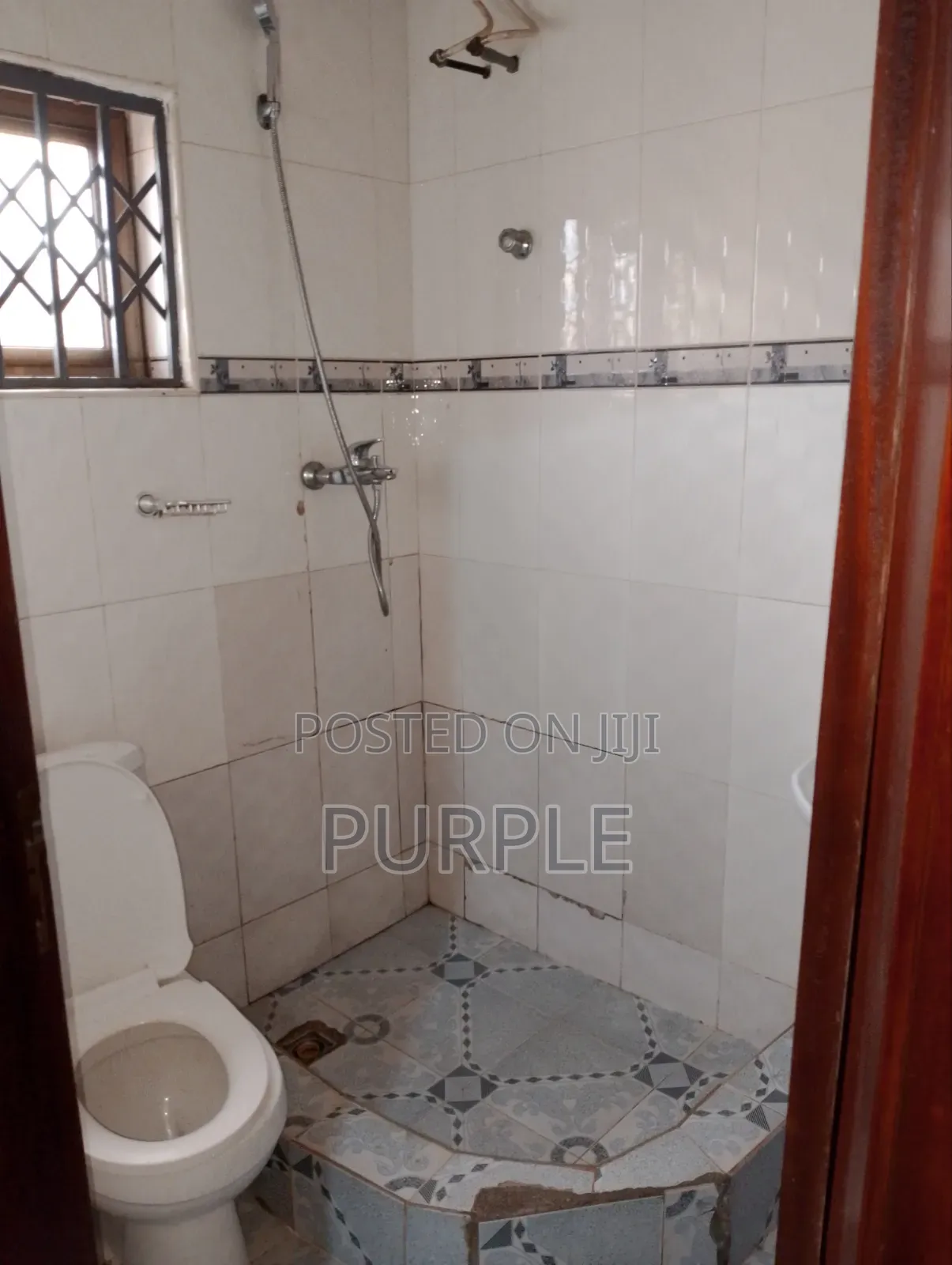 3bdrm Apartment in American House for rent